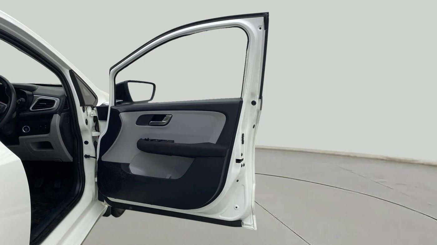 2020 Tata ALTROZ XZ PETROL, Petrol, Manual, 21,980 km, RHS Front Door
