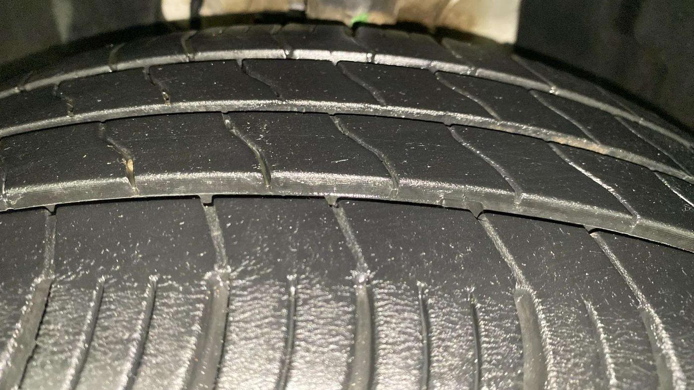 2020 Tata ALTROZ XZ PETROL, Petrol, Manual, 21,980 km, Left Front Tyre Tread