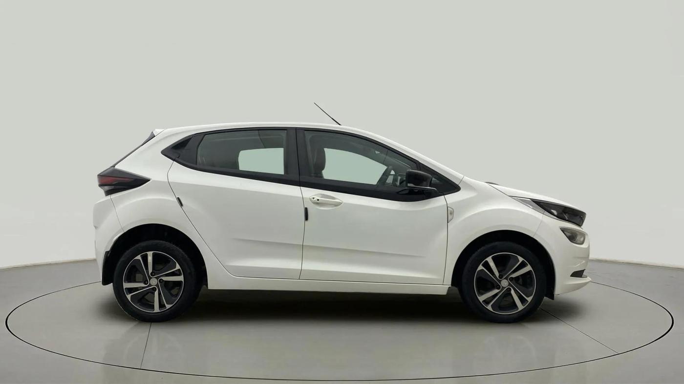 2020 Tata ALTROZ XZ PETROL, Petrol, Manual, 21,980 km, Right Side View