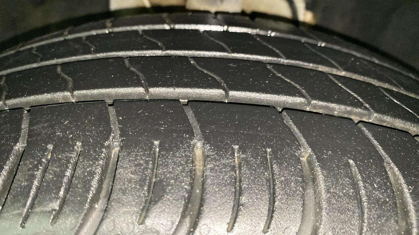 2020 Tata ALTROZ XZ PETROL, Petrol, Manual, 21,980 km, Right Front Tyre Tread