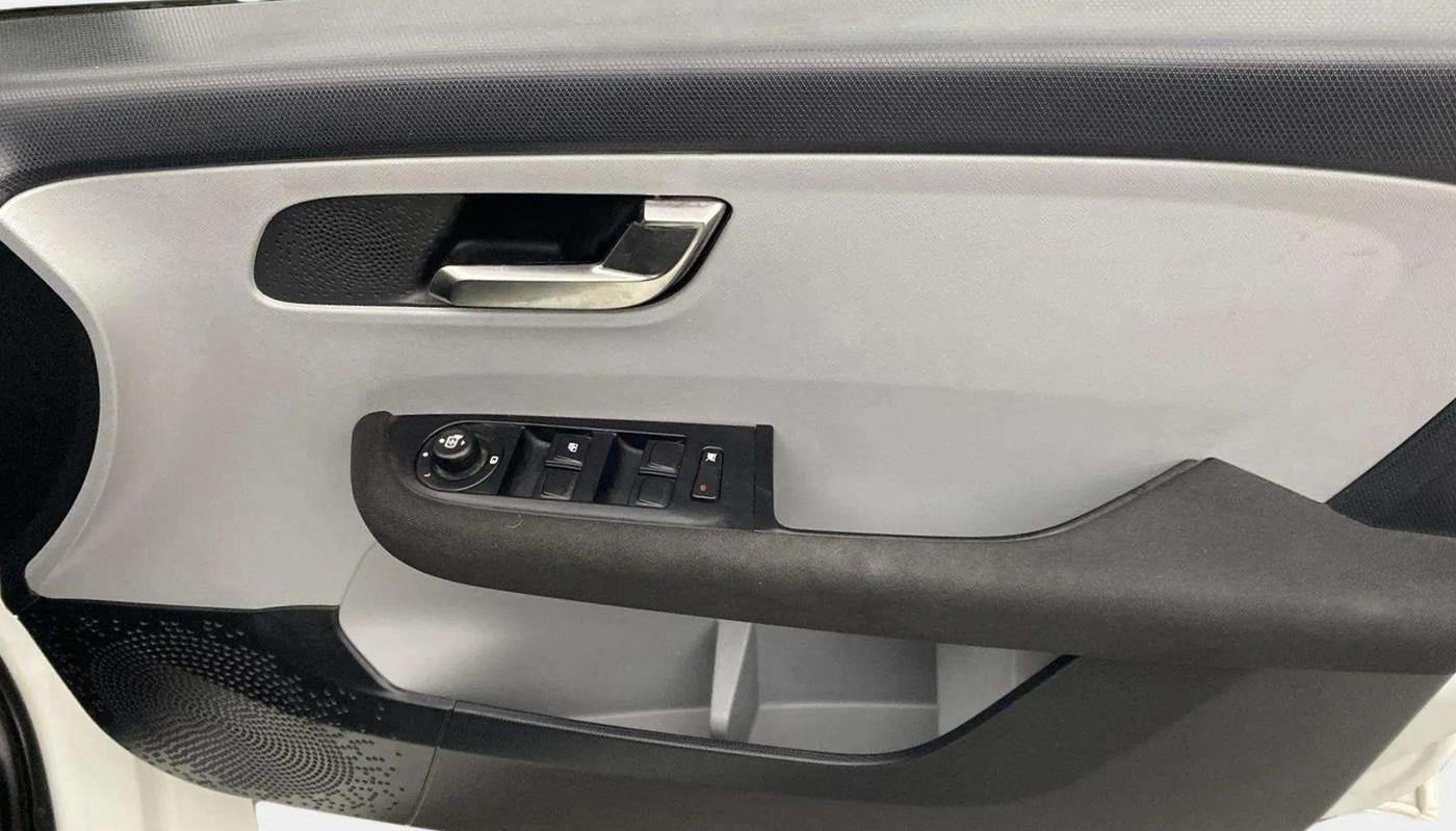 2020 Tata ALTROZ XZ PETROL, Petrol, Manual, 21,980 km, Driver Side Door Panels Control