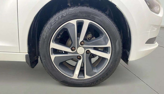 2020 Tata ALTROZ XZ PETROL, Petrol, Manual, 21,936 km, Right Front Wheel