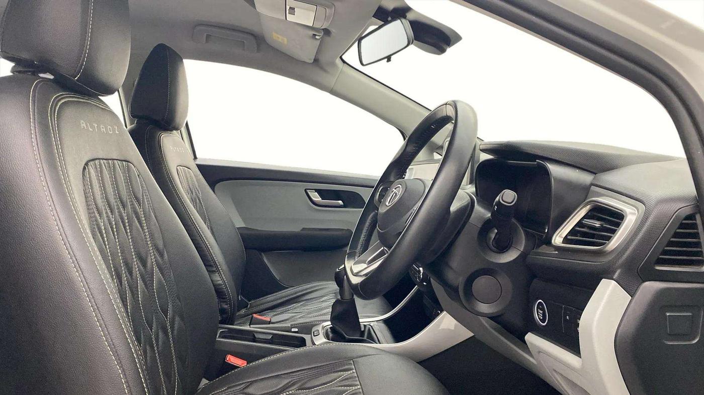 2020 Tata ALTROZ XZ PETROL, Petrol, Manual, 21,980 km, Right Side Front Door Cabin