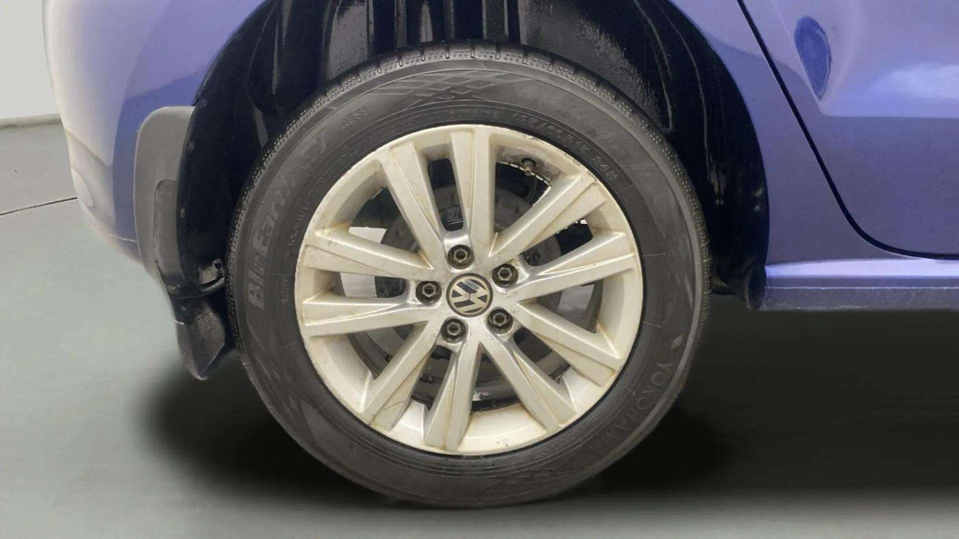 2013 Volkswagen Polo HIGHLINE1.2L, Petrol, Manual, 53,013 km, Right Rear Wheel