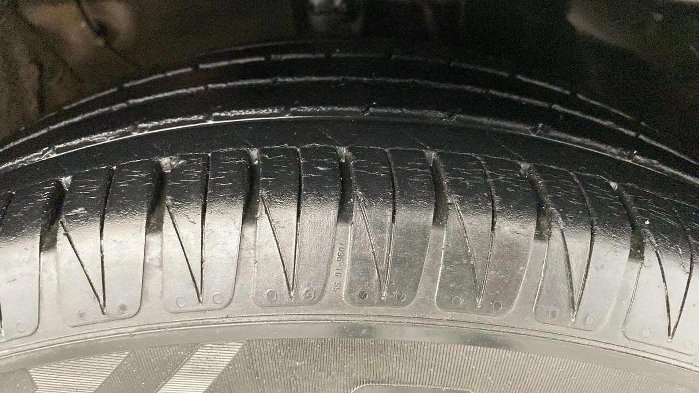 2020 KIA SONET HTK PLUS 1.2, Petrol, Manual, 44,197 km, Right Front Tyre Tread