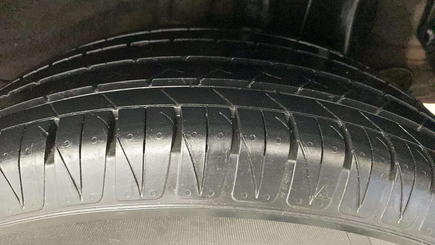 2020 KIA SONET HTK PLUS 1.2, Petrol, Manual, 44,197 km, Left Rear Tyre Tread