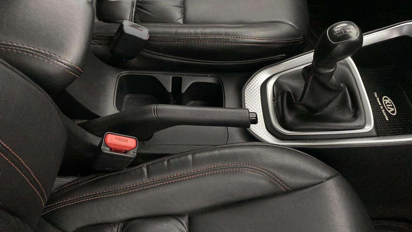 2020 KIA SONET HTK PLUS 1.2, Petrol, Manual, 44,197 km, Gear Lever