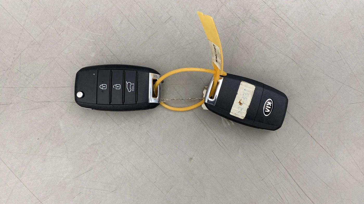 2020 KIA SONET HTK PLUS 1.2, Petrol, Manual, 44,197 km, Key Close Up