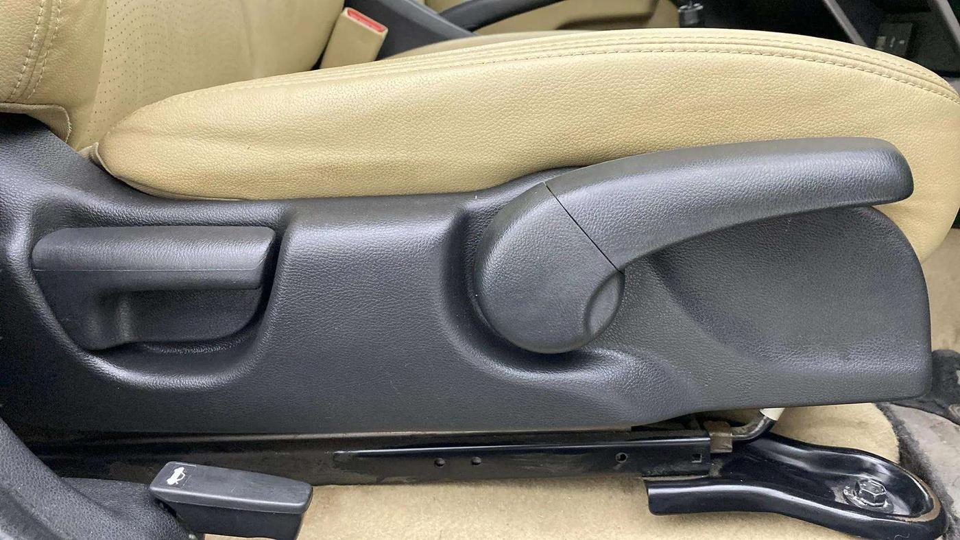 2016 Honda City 1.5L I-VTEC VX, Petrol, Manual, 55,992 km, Driver Side Adjustment Panel
