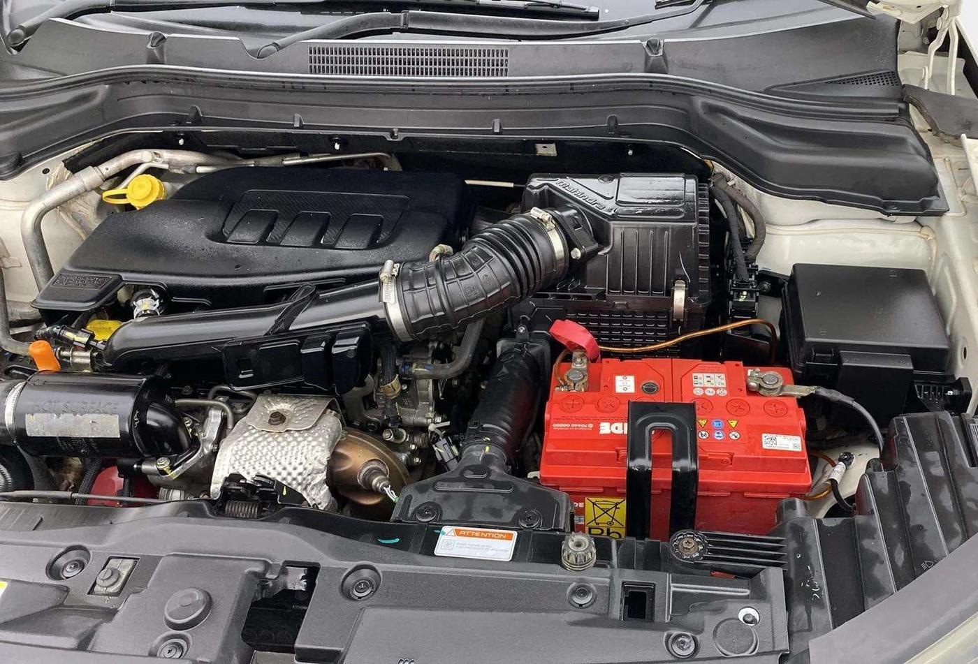 2021 Mahindra XUV300 W8 (O) 1.2 PETROL, Petrol, Manual, 55,673 km, Engine View - Left