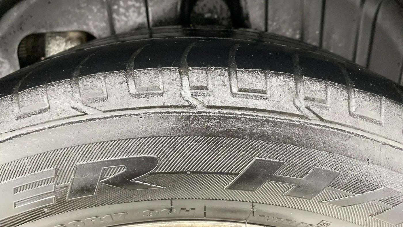 2021 Mahindra XUV300 W8 (O) 1.2 PETROL, Petrol, Manual, 55,673 km, Left Rear Tyre Tread