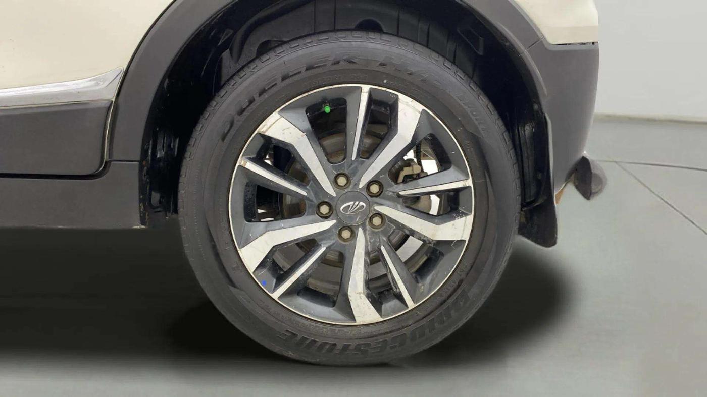 2021 Mahindra XUV300 W8 (O) 1.2 PETROL, Petrol, Manual, 55,673 km, Left Rear Wheel