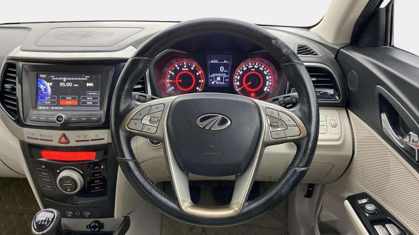 2021 Mahindra XUV300 W8 (O) 1.2 PETROL, Petrol, Manual, 55,673 km, Steering Wheel Close Up