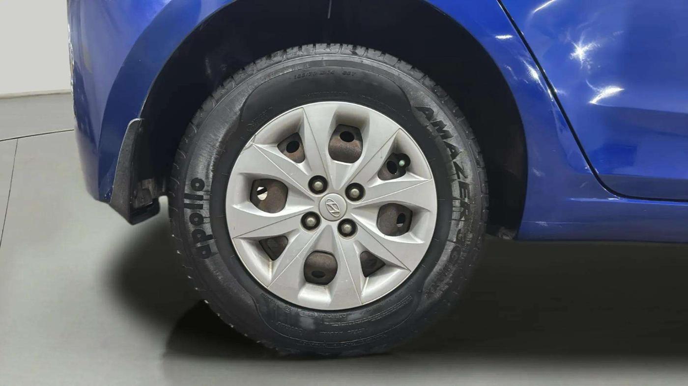 2014 Hyundai Elite i20 MAGNA 1.2, Petrol, Manual, 12,872 km, Right Rear Wheel