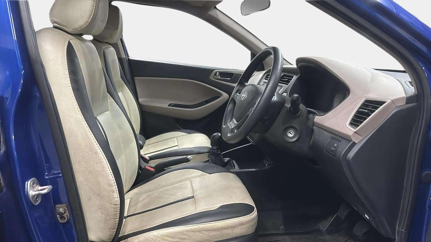 2014 Hyundai Elite i20 MAGNA 1.2, Petrol, Manual, 12,872 km, Right Side Front Door Cabin