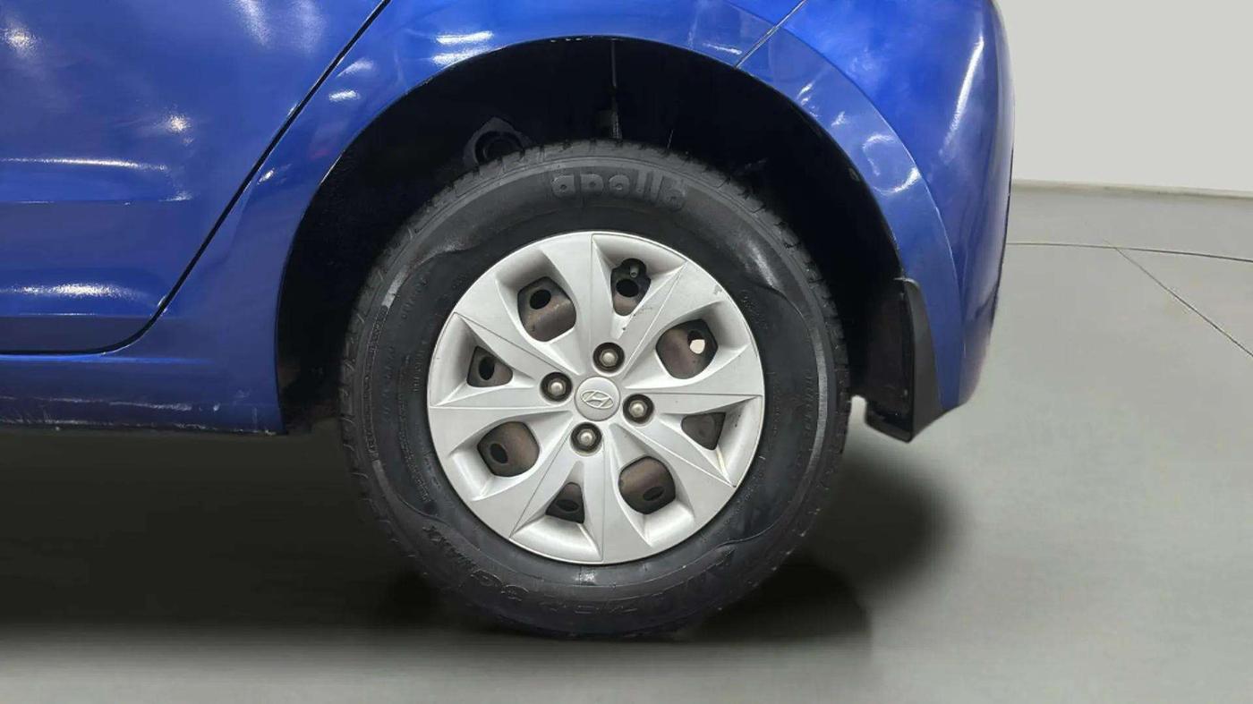 2014 Hyundai Elite i20 MAGNA 1.2, Petrol, Manual, 12,872 km, Left Rear Wheel