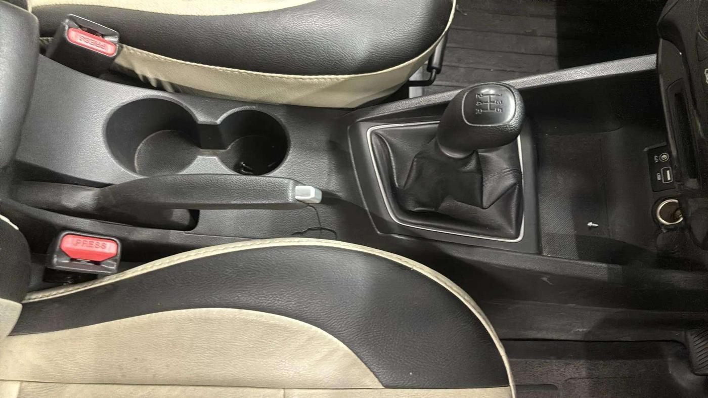 2014 Hyundai Elite i20 MAGNA 1.2, Petrol, Manual, 12,872 km, Gear Lever
