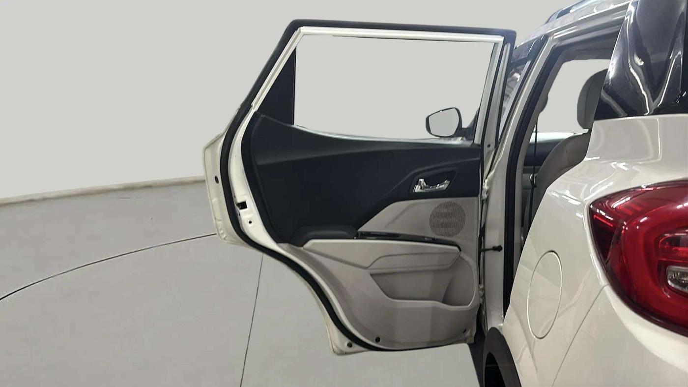 2022 Mahindra XUV300 W8 (O) 1.2 PETROL, Petrol, Manual, 8,248 km, LHS Rear Door