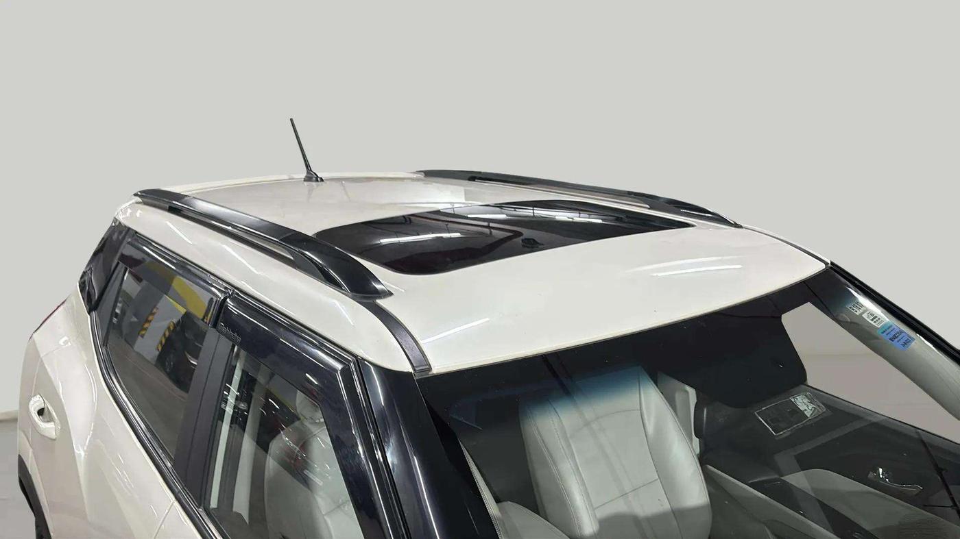 2022 Mahindra XUV300 W8 (O) 1.2 PETROL, Petrol, Manual, 8,248 km, Roof