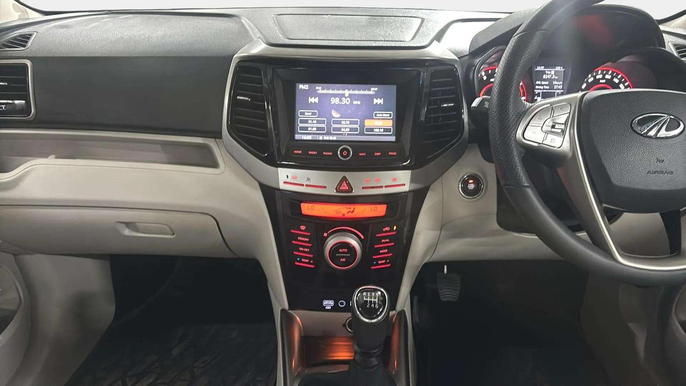 2022 Mahindra XUV300 W8 (O) 1.2 PETROL, Petrol, Manual, 8,248 km, Air Conditioner