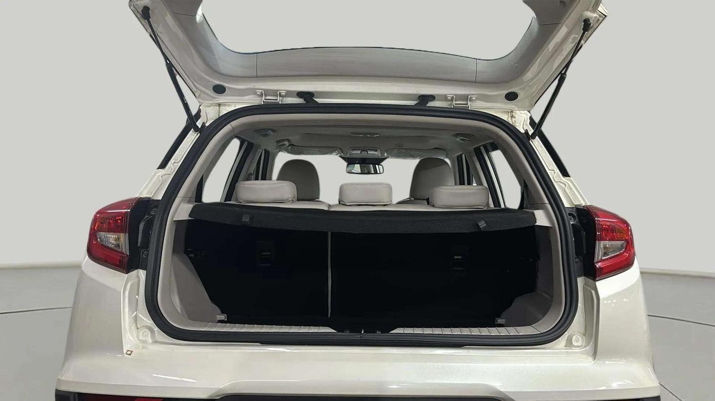 2022 Mahindra XUV300 W8 (O) 1.2 PETROL, Petrol, Manual, 8,248 km, Boot Inside
