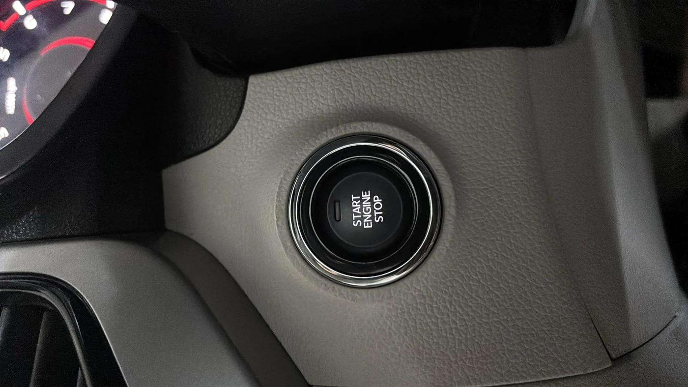 2022 Mahindra XUV300 W8 (O) 1.2 PETROL, Petrol, Manual, 8,248 km, Keyless Start/ Stop Button