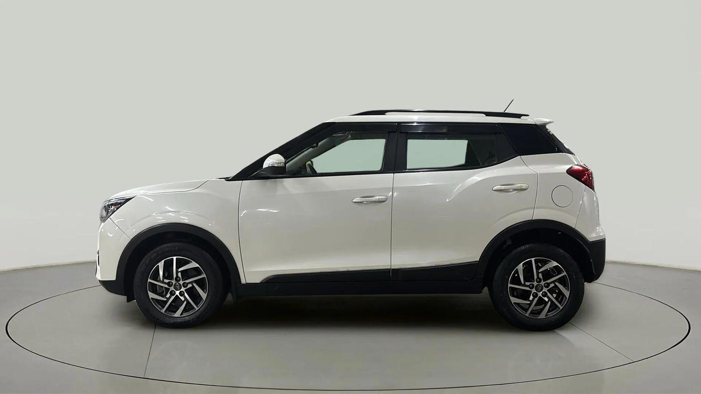 2022 Mahindra XUV300 W8 (O) 1.2 PETROL, Petrol, Manual, 8,248 km, Left Side