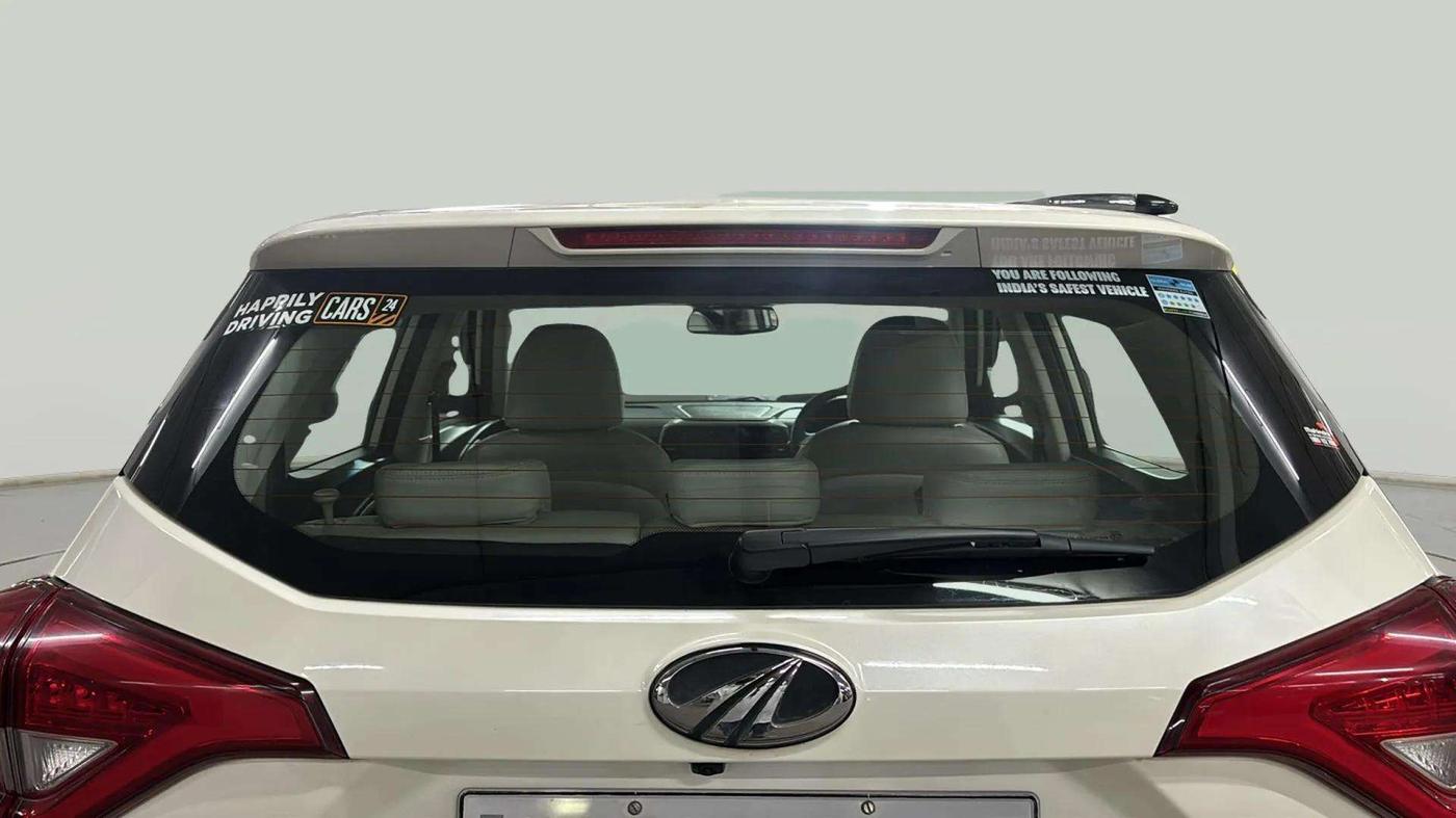 2022 Mahindra XUV300 W8 (O) 1.2 PETROL, Petrol, Manual, 8,248 km, Rear Windshield