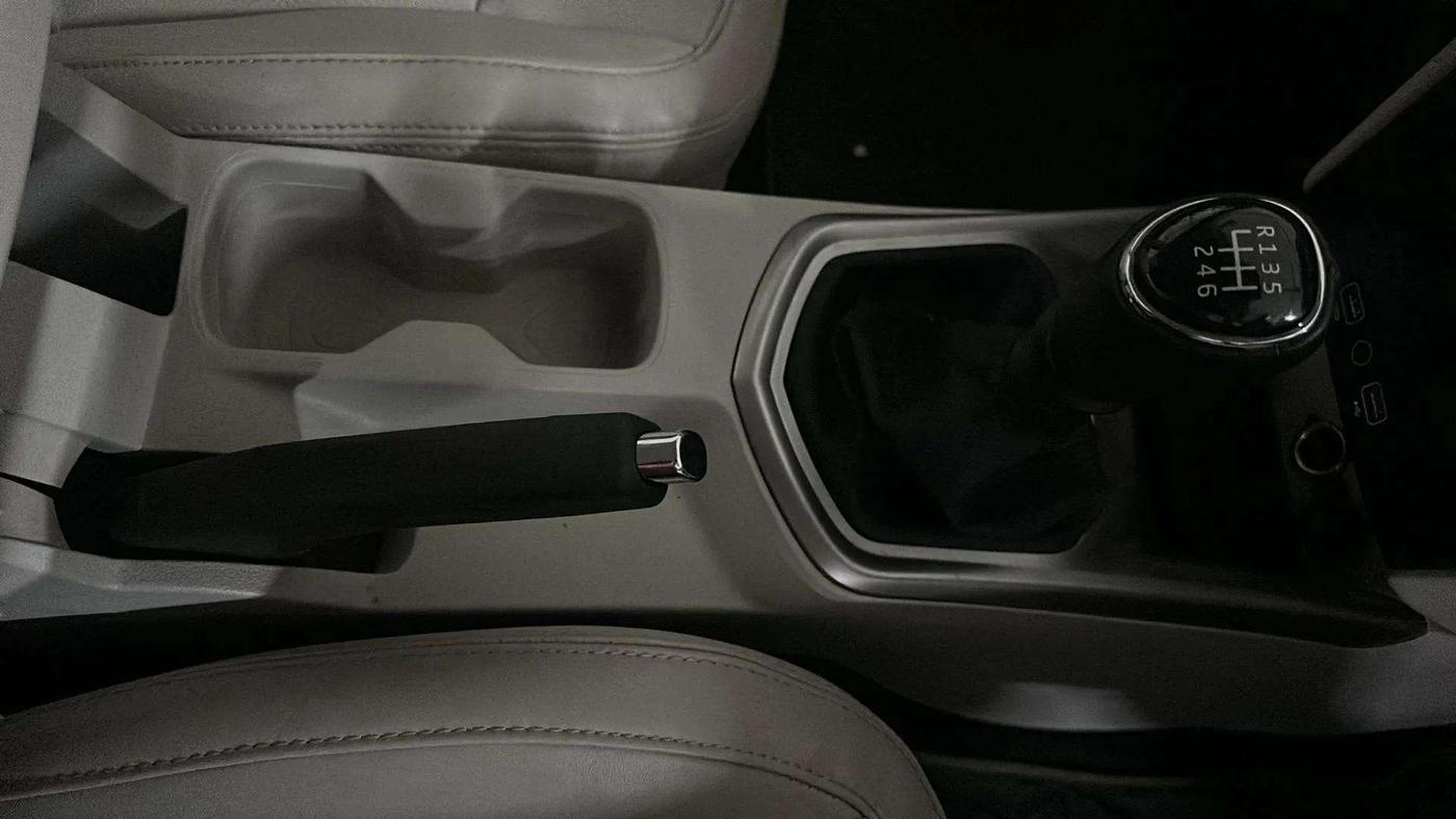 2022 Mahindra XUV300 W8 (O) 1.2 PETROL, Petrol, Manual, 8,248 km, Gear Lever