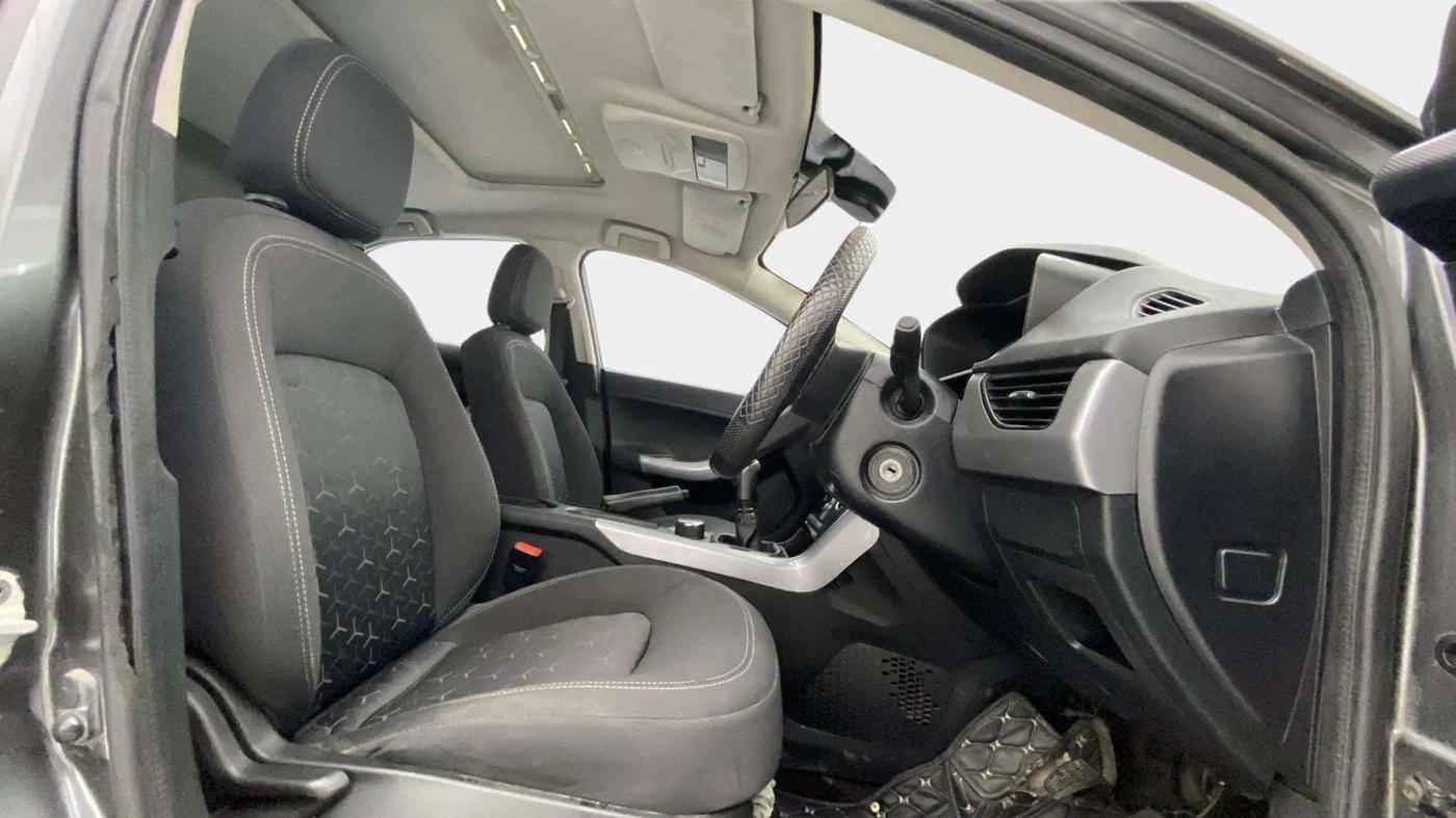 2021 Tata NEXON XM SUNROOF PETROL, Petrol, Manual, 81,246 km, Right Side Front Door Cabin