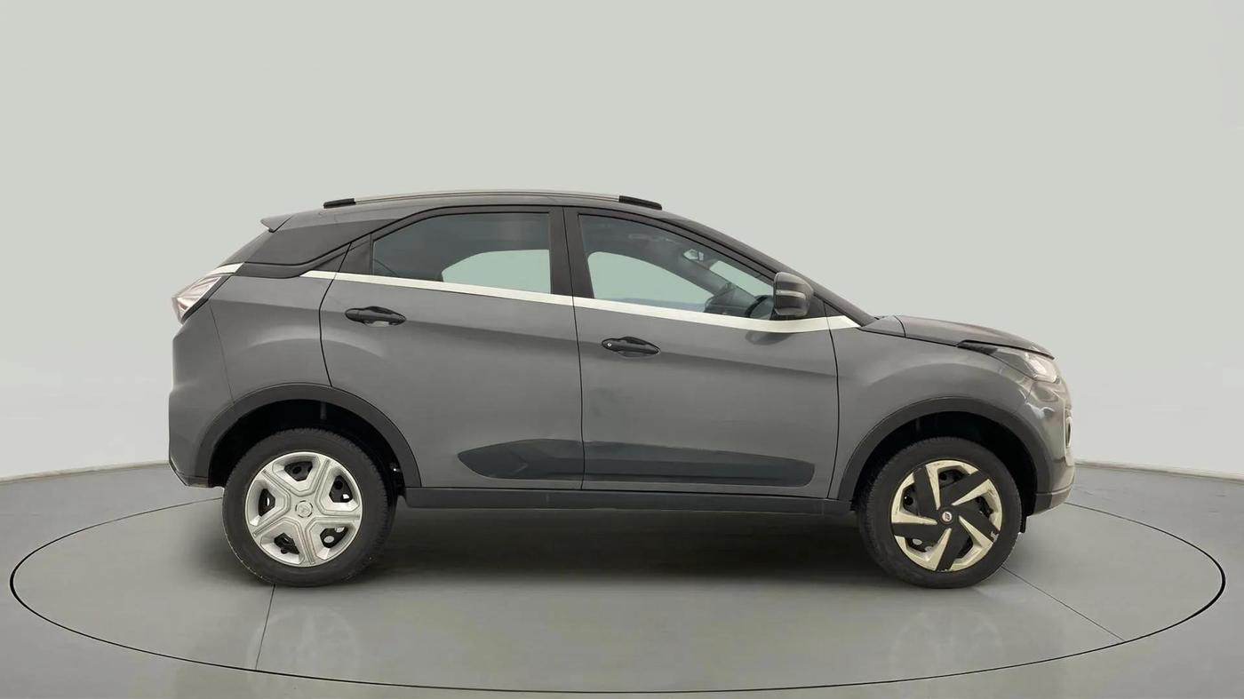 2021 Tata NEXON XM SUNROOF PETROL, Petrol, Manual, 81,246 km, Right Side View