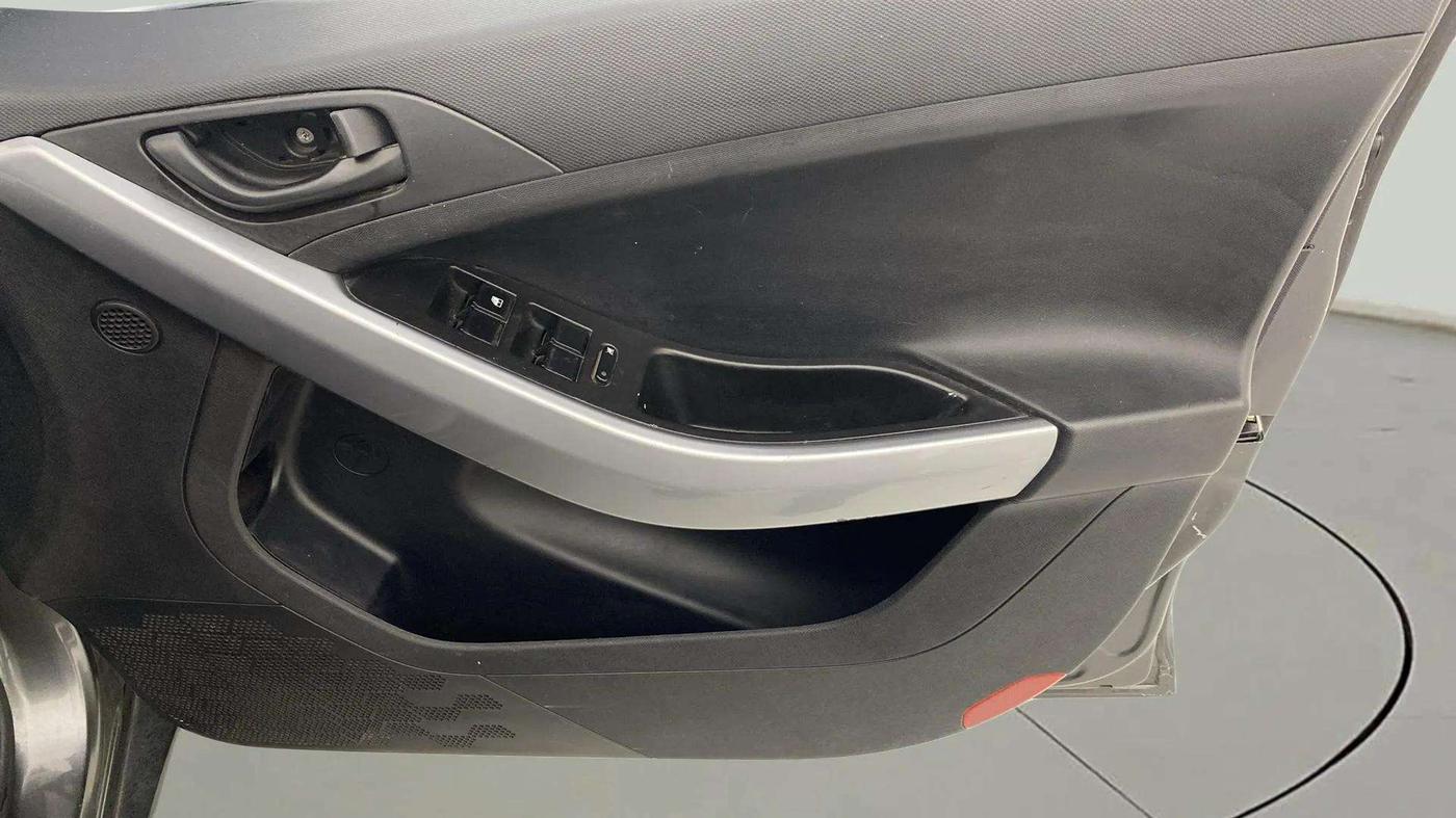 2021 Tata NEXON XM SUNROOF PETROL, Petrol, Manual, 81,246 km, Driver Side Door Panels Control