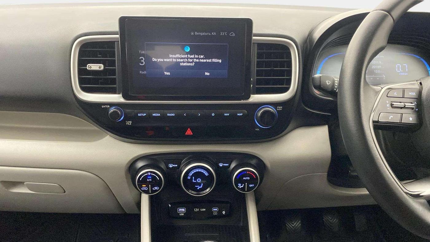 2022 Hyundai VENUE SX 1.2 PETROL, Petrol, Manual, 42,500 km, Air Conditioner