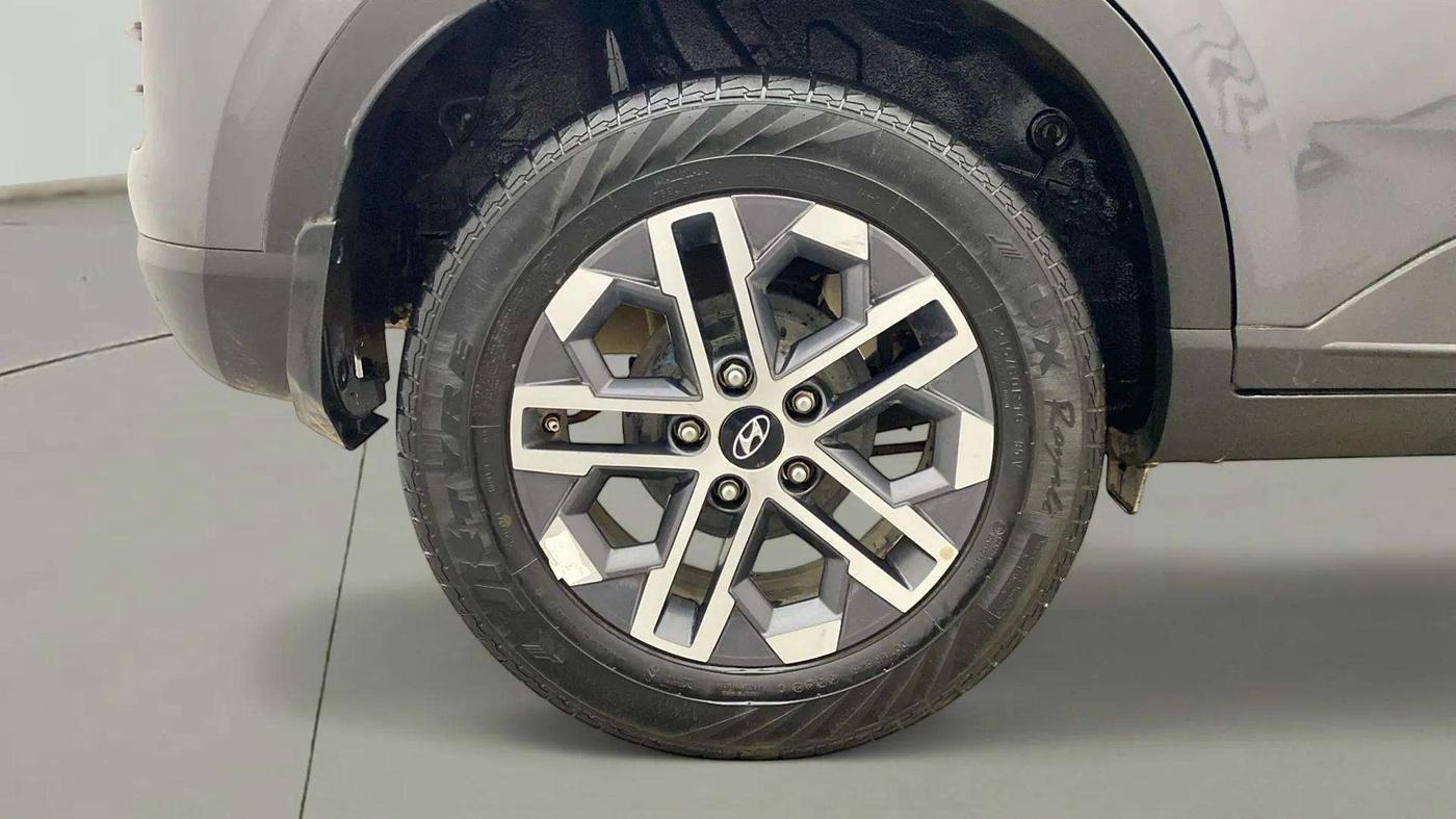 2022 Hyundai VENUE SX 1.2 PETROL, Petrol, Manual, 42,500 km, Right Rear Wheel
