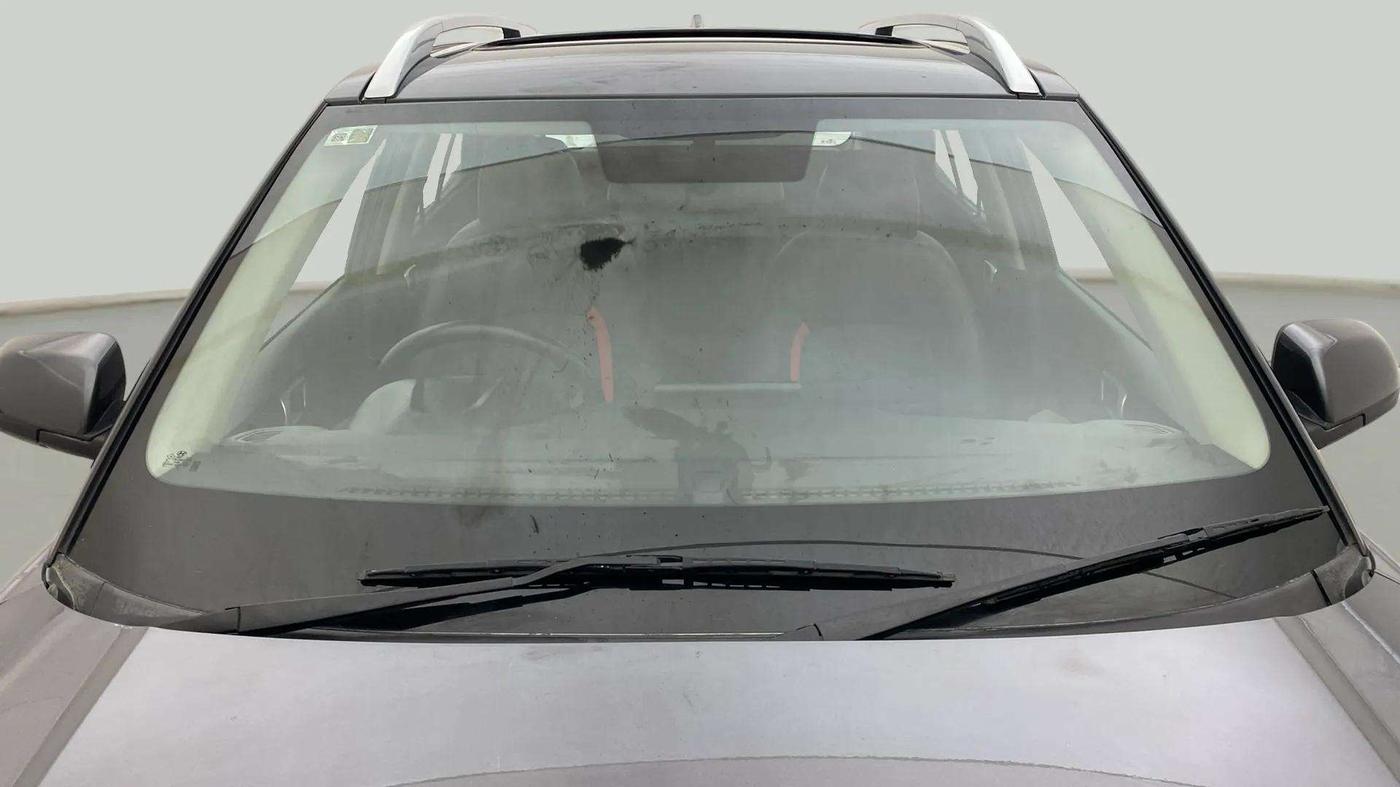 2022 Hyundai VENUE SX 1.2 PETROL, Petrol, Manual, 42,500 km, Front Windshield