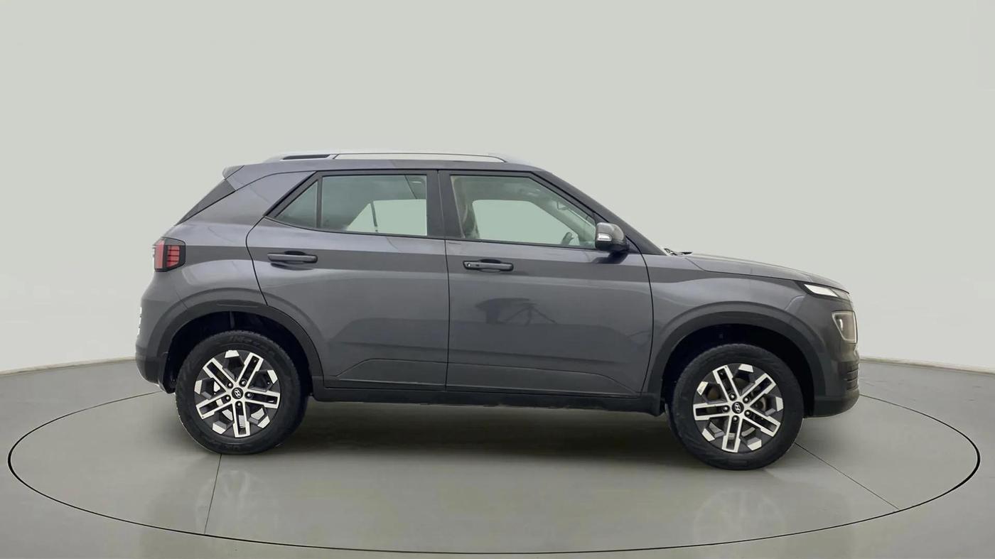 2022 Hyundai VENUE SX 1.2 PETROL, Petrol, Manual, 42,500 km, Right Side View