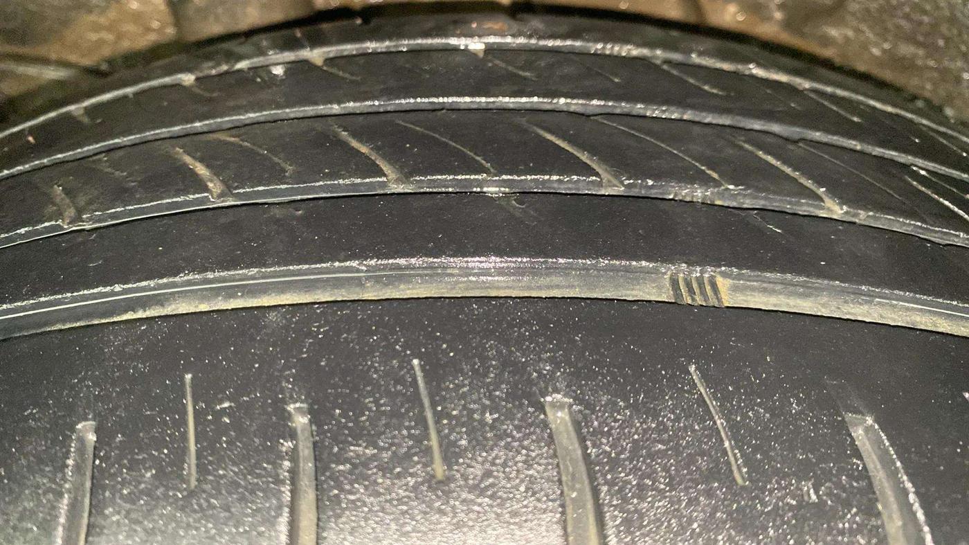 2022 Hyundai VENUE SX 1.2 PETROL, Petrol, Manual, 42,500 km, Right Rear Tyre Tread