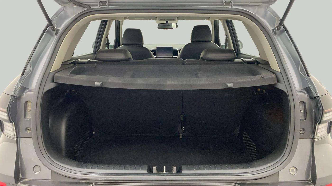 2022 Hyundai VENUE SX 1.2 PETROL, Petrol, Manual, 42,500 km, Boot Inside