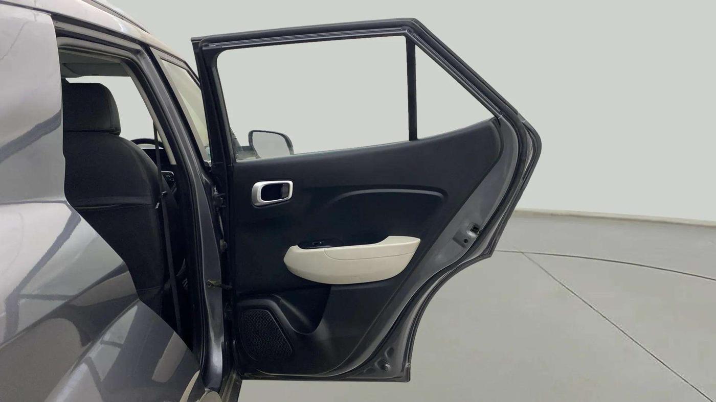 2022 Hyundai VENUE SX 1.2 PETROL, Petrol, Manual, 42,500 km, RHS Rear Door