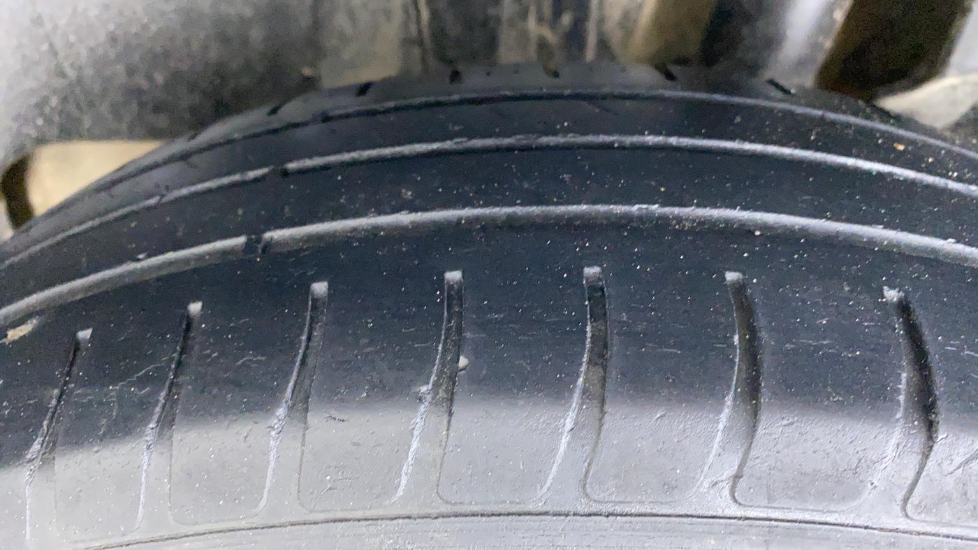 2019 Maruti Swift VXI, Petrol, Manual, 45,190 km, Left Rear Tyre Tread