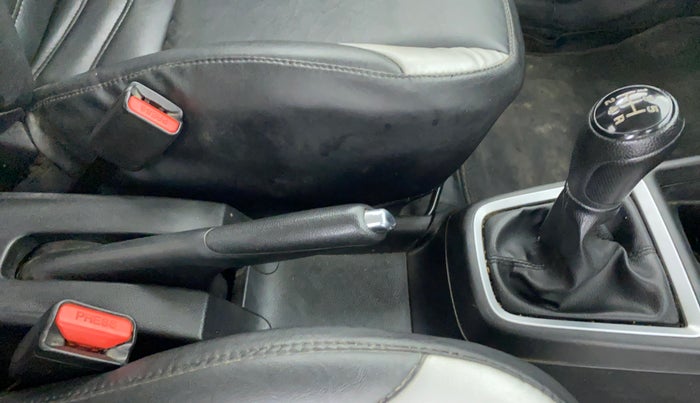 2019 Maruti Swift VXI, Petrol, Manual, 45,190 km, Gear Lever