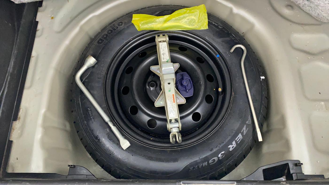 2019 Maruti Swift VXI, Petrol, Manual, 45,190 km, Spare Tyre