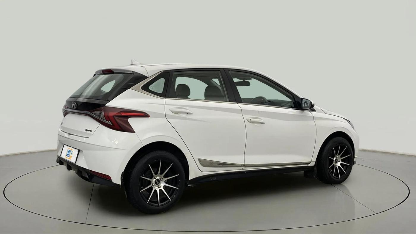 2021 Hyundai NEW I20 SPORTZ 1.2 MT, Petrol, Manual, 40,995 km, Right Back Diagonal