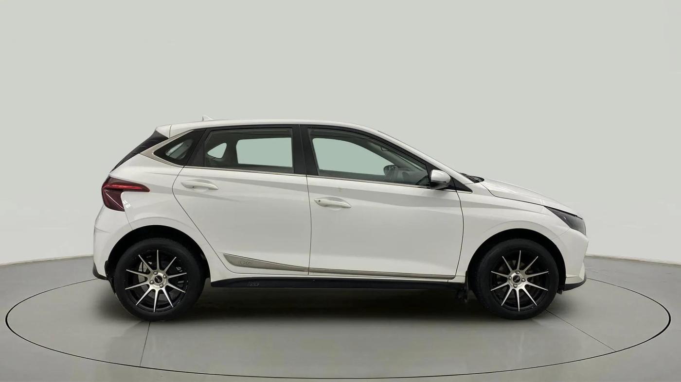 2021 Hyundai NEW I20 SPORTZ 1.2 MT, Petrol, Manual, 40,995 km, Right Side View