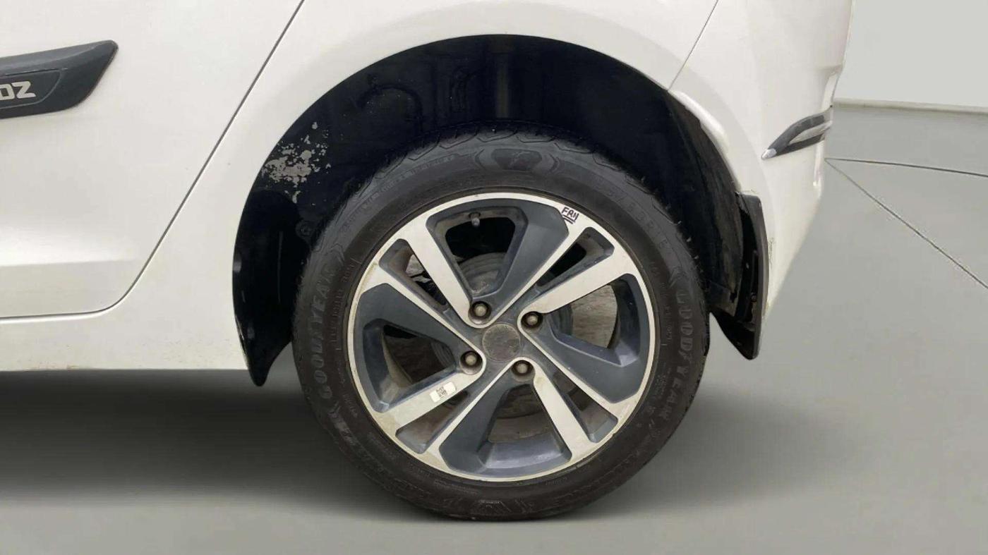 2021 Tata ALTROZ XZ DIESEL, Diesel, Manual, 46,464 km, Left Rear Wheel