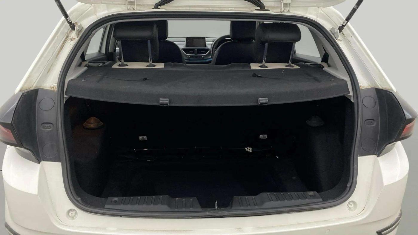 2021 Tata ALTROZ XZ DIESEL, Diesel, Manual, 46,464 km, Boot Inside