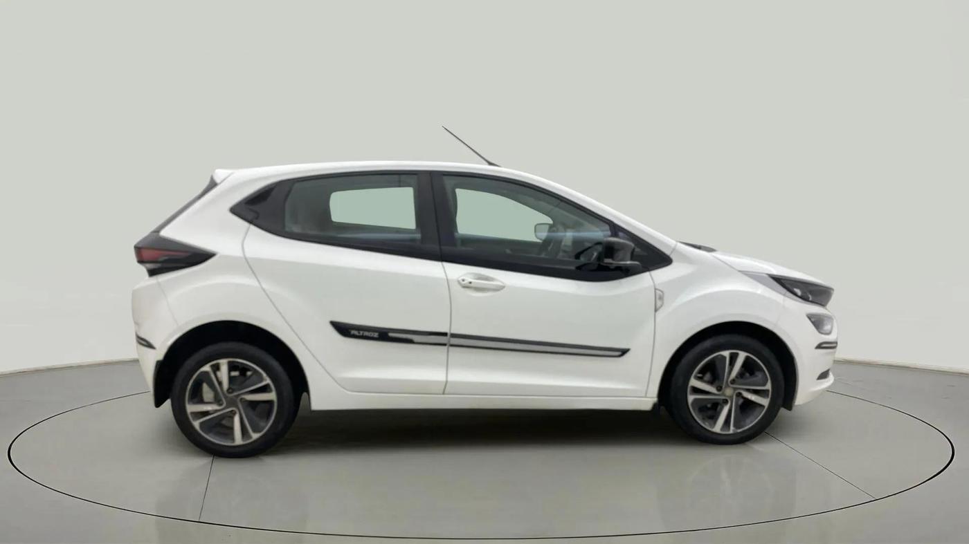 2021 Tata ALTROZ XZ DIESEL, Diesel, Manual, 46,464 km, Right Side View
