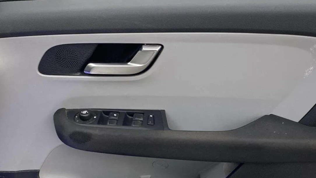 2021 Tata ALTROZ XZ DIESEL, Diesel, Manual, 46,464 km, Driver Side Door Panels Control