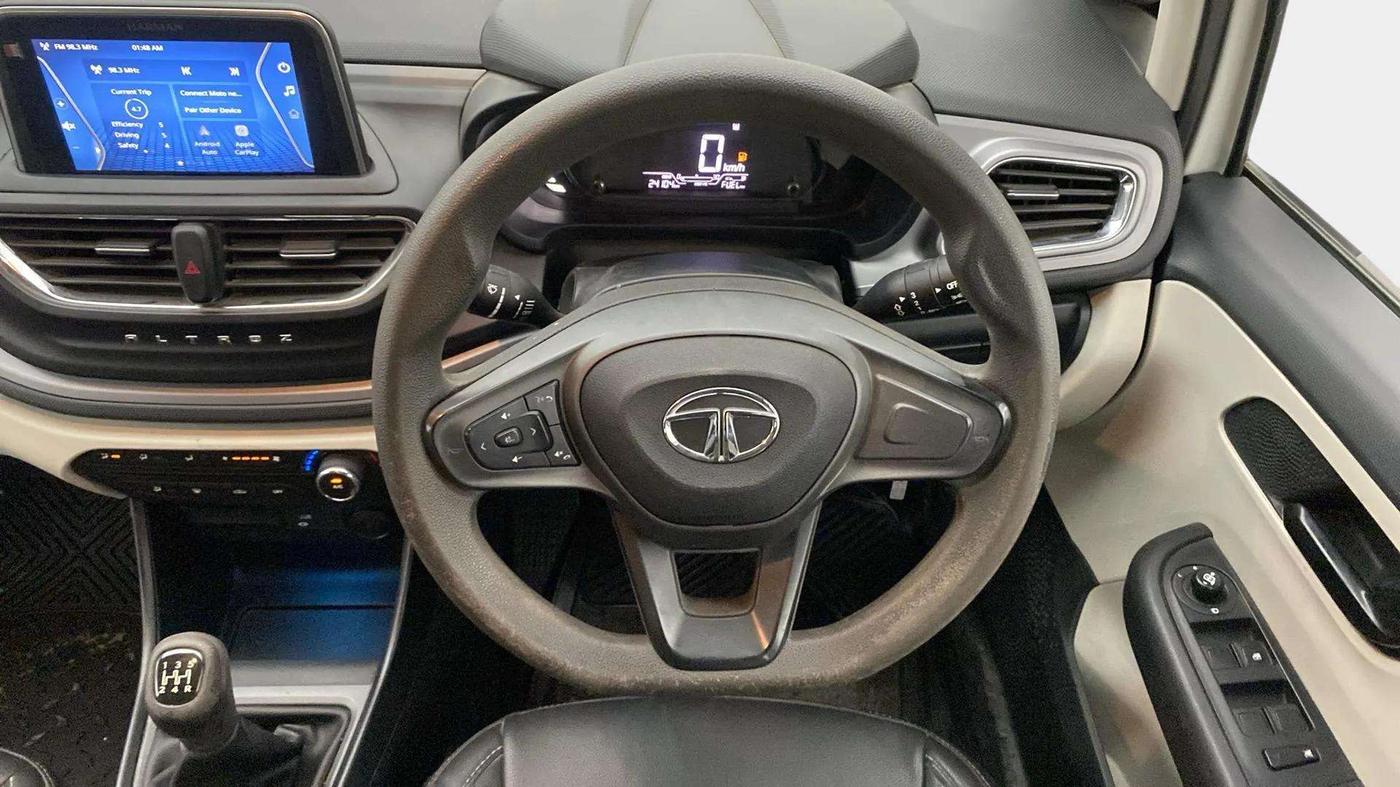 2023 Tata ALTROZ XM PLUS CNG, CNG, Manual, 24,083 km, Steering Wheel Close Up