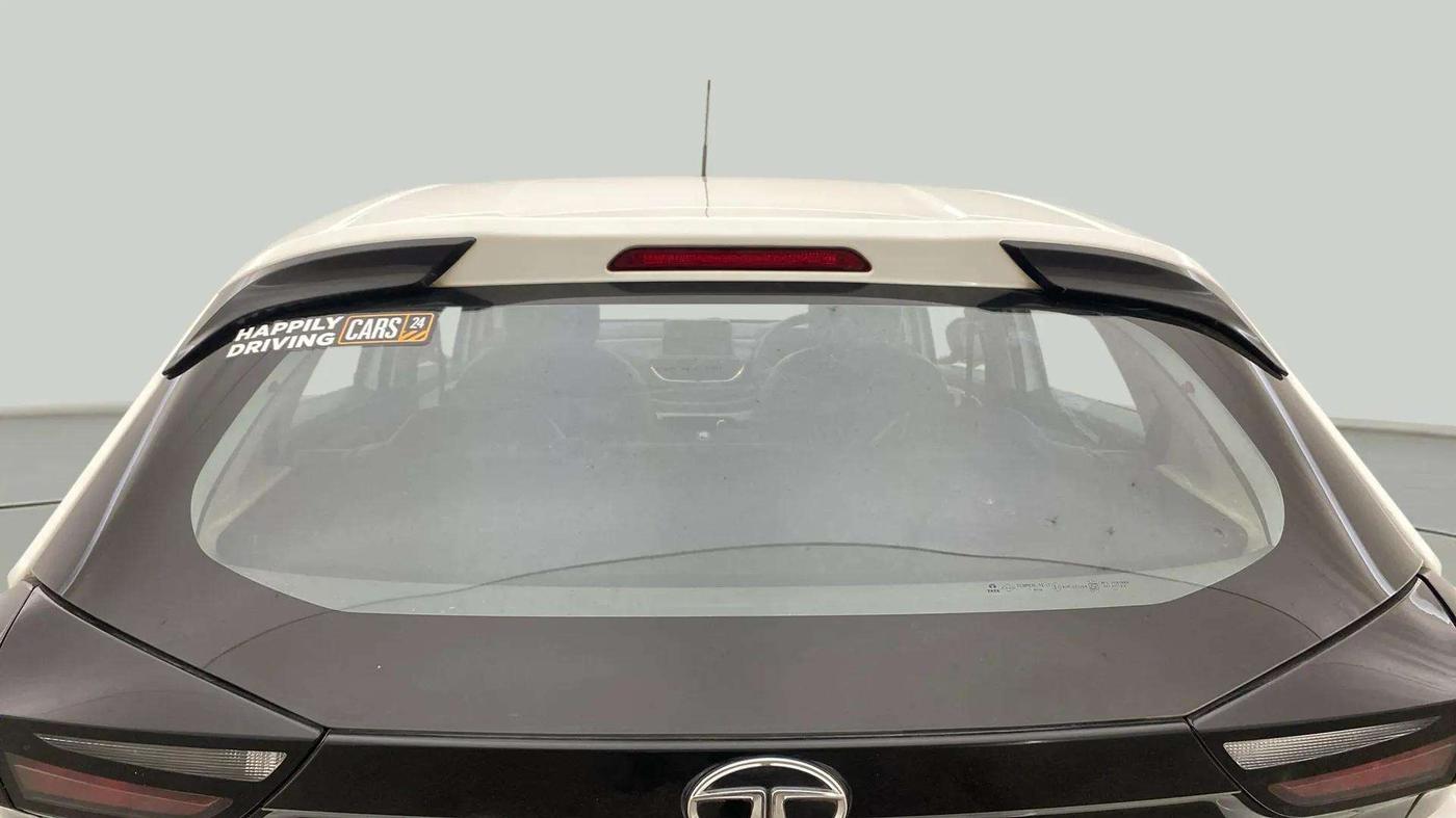 2023 Tata ALTROZ XM PLUS CNG, CNG, Manual, 24,083 km, Rear Windshield